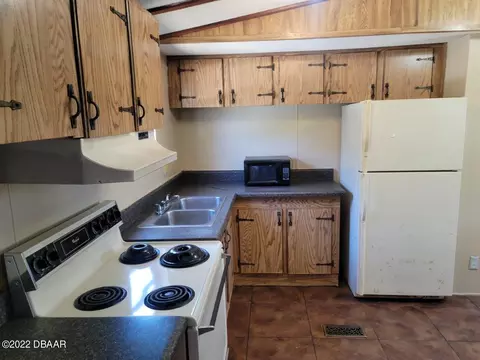 584 Collins St, Ormond Beach, FL 32174 photo 2