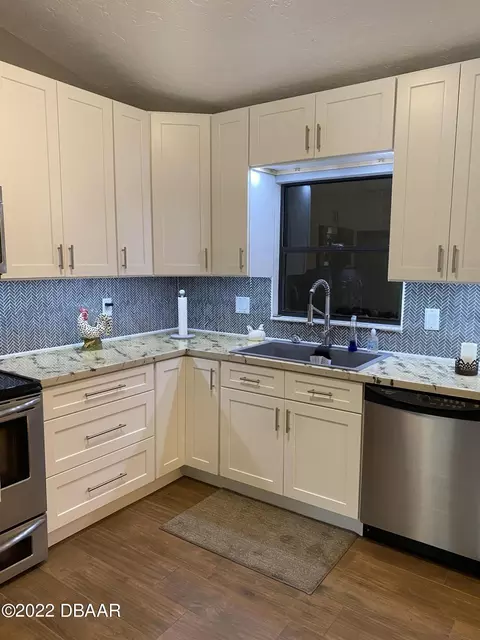 1850 Coco Palm Dr, Edgewater, FL 32141 photo 5