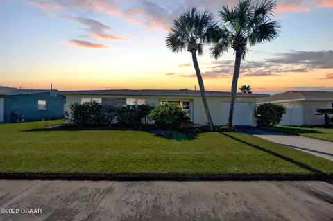 28 N Oakview Cir, Ormond Beach, FL 32176 photo 2