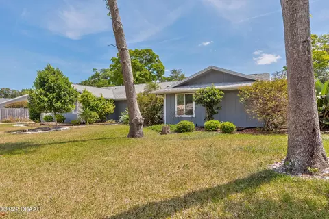 1111 Wandering Oaks Dr, Ormond Beach, FL 32174 photo 2