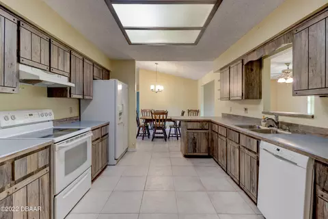 2628 Queen Palm Dr, Edgewater, FL 32141 photo 6