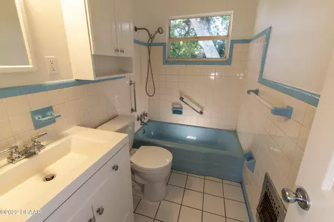 111 Neptune Dr, Edgewater, FL 32132 photo 16