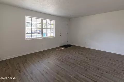 111 Neptune Dr, Edgewater, FL 32132 photo 9