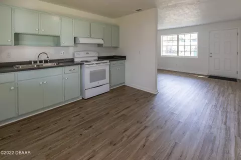 111 Neptune Dr, Edgewater, FL 32132 photo 7
