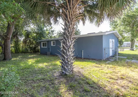 111 Neptune Dr, Edgewater, FL 32132 photo 3