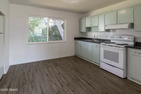 111 Neptune Dr, Edgewater, FL 32132 photo 5