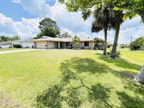 3104 Queen Palm Dr, Edgewater, FL 32141 photo 2