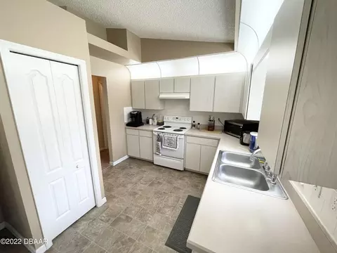 3104 Queen Palm Dr, Edgewater, FL 32141 photo 8