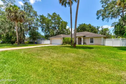 2621 Pine Tree Dr, Edgewater, FL 32141 photo 2