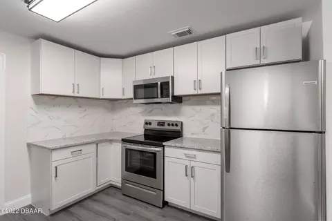 2933 Unity Tree Dr, Edgewater, FL 32141 photo 9