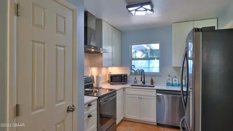 373 Riverside Dr, Ormond Beach, FL 32176 photo 9