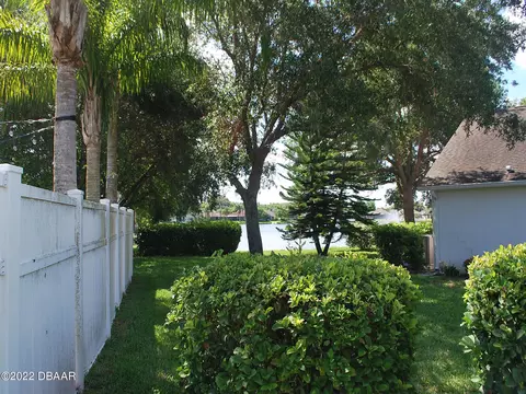 621 Coral Trace Blvd, Edgewater, FL 32132 photo 2
