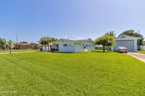 1814 India Palm Dr, Edgewater, FL 32132 photo 4