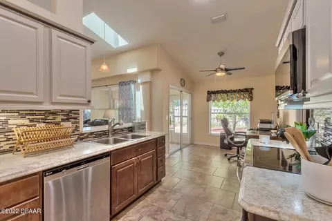 461 Harbour Lights Dr, Ormond Beach, FL 32174 photo 9