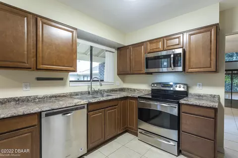 166 Summerhill Ct, Ormond Beach, FL 32174 photo 3