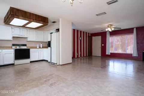 3103 Pine Tree Dr, Edgewater, FL 32141 photo 8