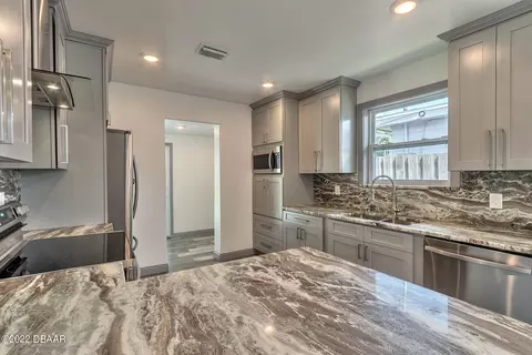 304 Flagler Ave, Edgewater, FL 32132 photo 8