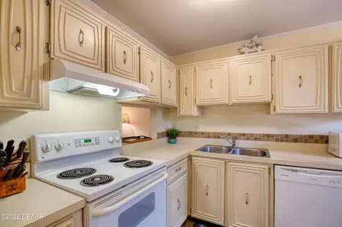 640 N Nova Rd #103, Ormond Beach, FL 32174 photo 7