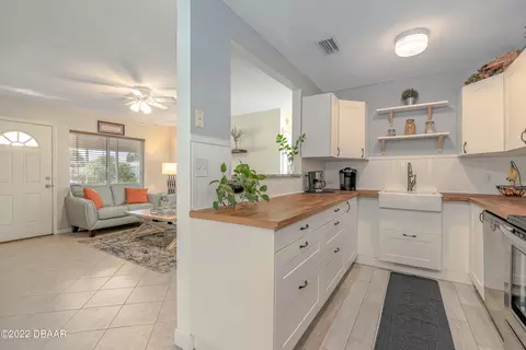 14 La Palma St, Ormond Beach, FL 32176 photo 9