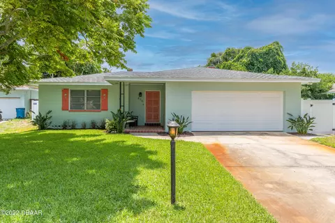 476 S Halifax Dr, Ormond Beach, FL 32176 photo 2