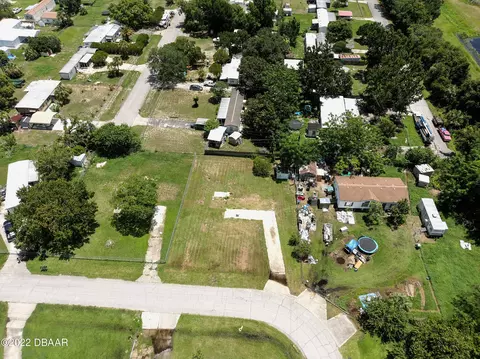 101 West Loop, Oak Hill, FL 32759 photo 7