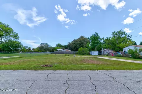 101 West Loop, Oak Hill, FL 32759 photo 5