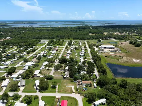 101 West Loop, Oak Hill, FL 32759 photo 11
