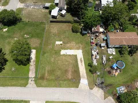 101 West Loop, Oak Hill, FL 32759 photo 6