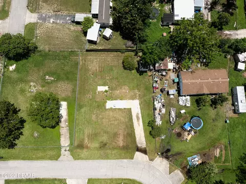 101 West Loop, Oak Hill, FL 32759 photo 9
