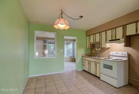 11 Camellia Dr, Ormond Beach, FL 32176 photo 9