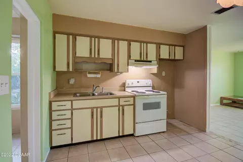 11 Camellia Dr, Ormond Beach, FL 32176 photo 10