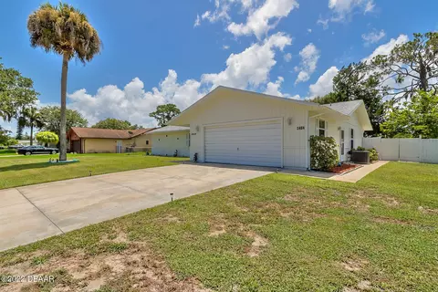 2404 Pine Tree Dr, Edgewater, FL 32141 photo 2