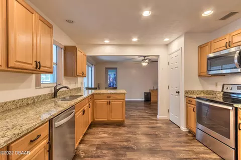 2404 Pine Tree Dr, Edgewater, FL 32141 photo 8