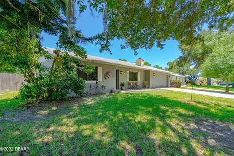 3031 Yule Tree Dr, Edgewater, FL 32141 photo 2