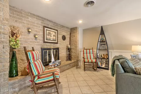 837 N Halifax Dr, Ormond Beach, FL 32176 photo 9