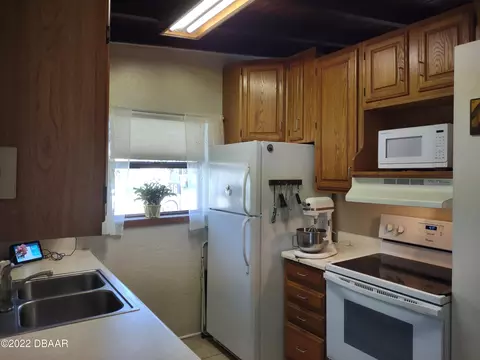 16 Pinta St, Ormond Beach, FL 32176 photo 2