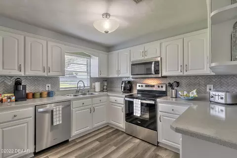 6 Friendly Cir, Ormond Beach, FL 32176 photo 10