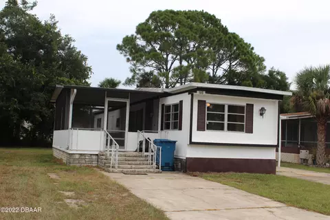 105 Cedar St, Edgewater, FL 32141 photo 1