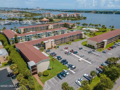 719 S Beach St #2010, Daytona Beach, FL 32114