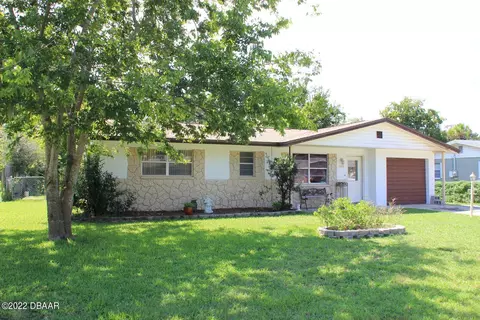 2372 Oriole Ln, South Daytona, FL 32119