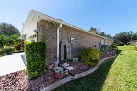 23 Reflections Village Dr, Ormond Beach, FL 32174 photo 6