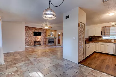 320 S Center St, Ormond Beach, FL 32174 photo 5