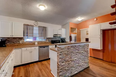 320 S Center St, Ormond Beach, FL 32174 photo 7