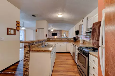 320 S Center St, Ormond Beach, FL 32174 photo 8