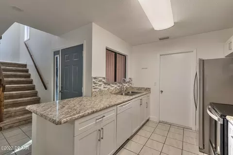 41 Park Pl, Ormond Beach, FL 32174 photo 9