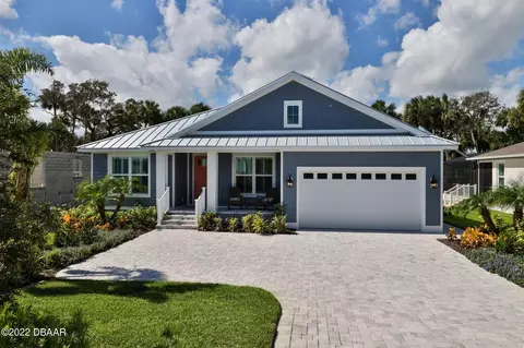 1404 Saxon Dr, New Smyrna Beach, FL 32169