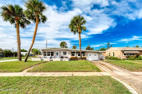 20 Nina St, Ormond Beach, FL 32176 photo 2