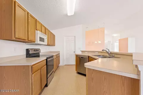 213 Tree Branch Ln, Edgewater, FL 32141 photo 9