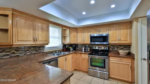 208 Pawnee Dr, Ormond Beach, FL 32174 photo 2