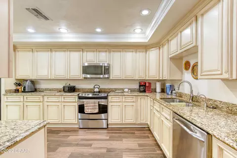 202 Deer Lake Cir, Ormond Beach, FL 32174 photo 6